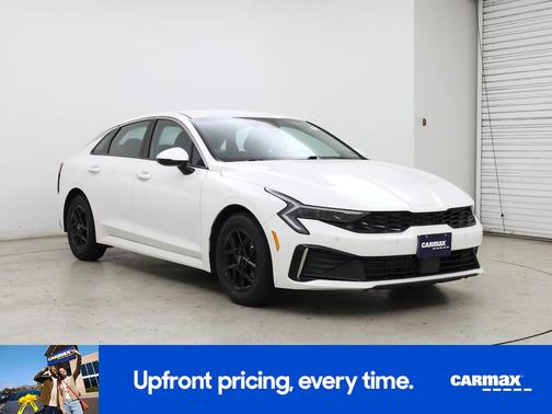 White 2025 Kia K5 LXS