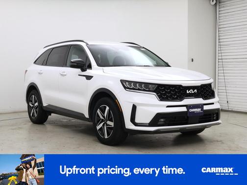 White 2023 Kia Sorento EX