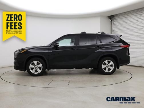 Black 2023 Toyota Highlander Hybrid LE