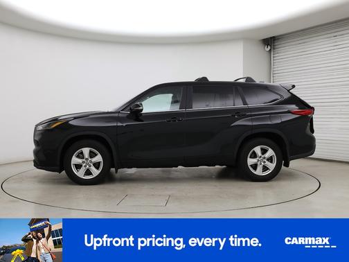 Black 2023 Toyota Highlander Hybrid LE