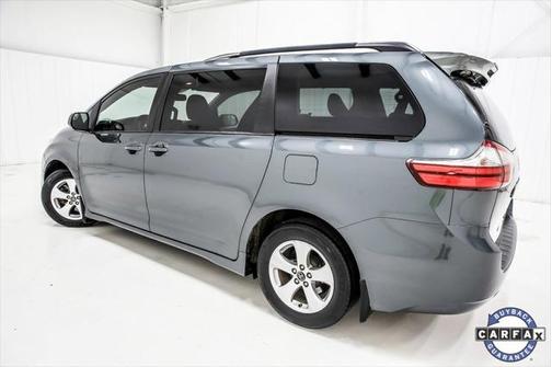 2018 Toyota Sienna LE