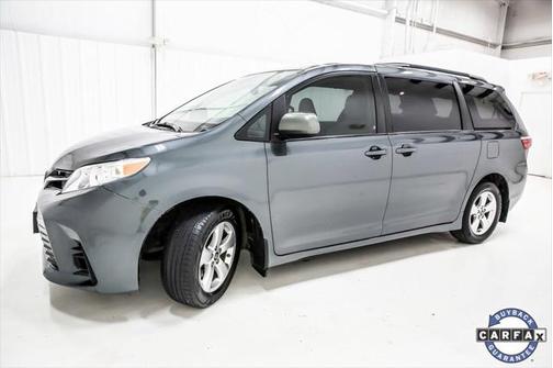 2018 Toyota Sienna LE