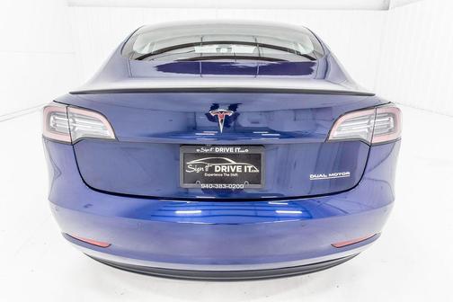 Deep Blue Metallic 2022 Tesla Model 3 Performance