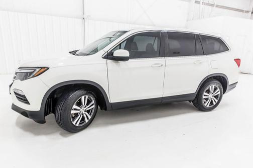 White Diamond Pearl 2017 Honda Pilot EX-L
