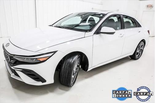 2025 Hyundai ELANTRA SEL