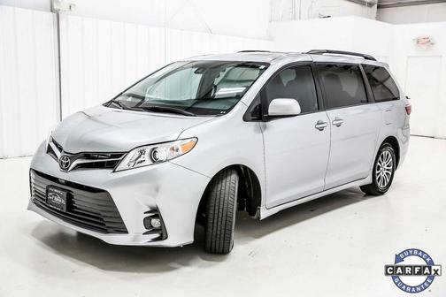 2020 Toyota Sienna XLE