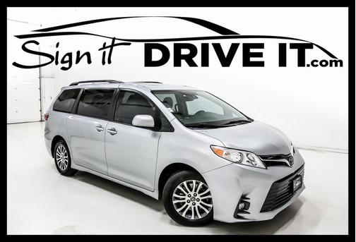 2020 Toyota Sienna XLE