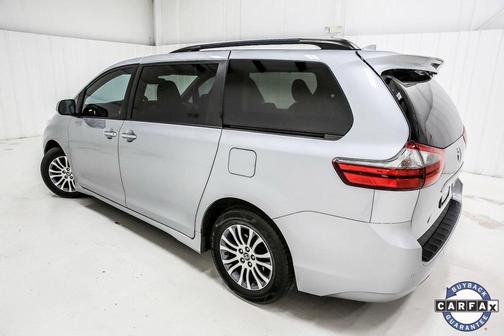 2020 Toyota Sienna XLE