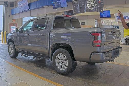 Gun Metallic 2022 Nissan Frontier SV