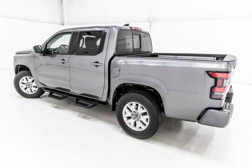 Gun Metallic 2022 Nissan Frontier SV