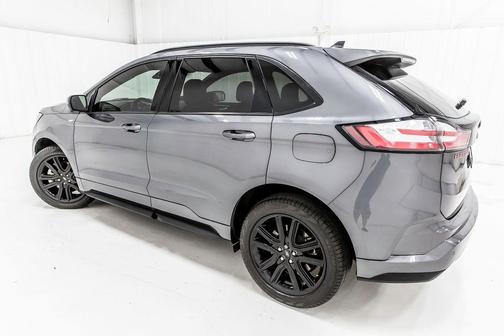 Carbonized Gray Metallic 2024 Ford Edge ST Line