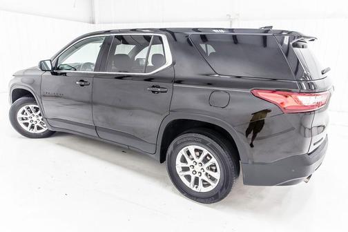 Mosaic Black Metallic 2019 Chevrolet Traverse LS