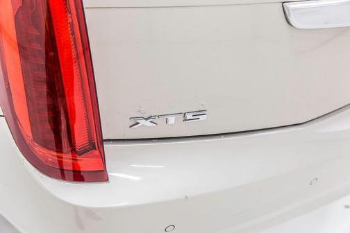 Silver Coast Metallic 2014 Cadillac XTS Luxury