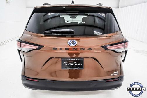2022 Toyota Sienna XLE 8 Passenger