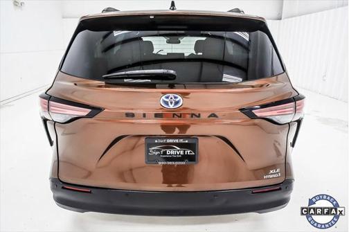 2022 Toyota Sienna XLE 8 Passenger
