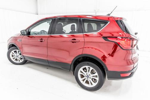 Ruby Red Metallic Tinted Clearcoat 2019 Ford Escape SE