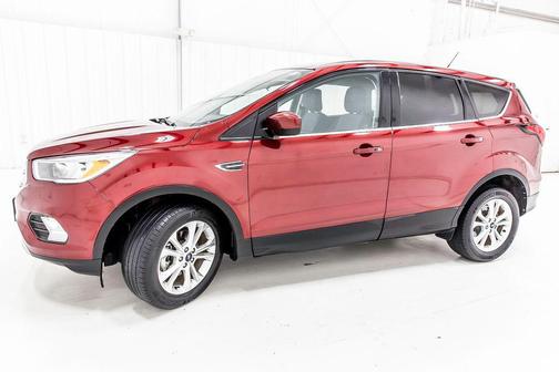 Ruby Red Metallic Tinted Clearcoat 2019 Ford Escape SE