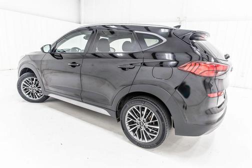 Black Noir Pearl 2019 Hyundai TUCSON SE