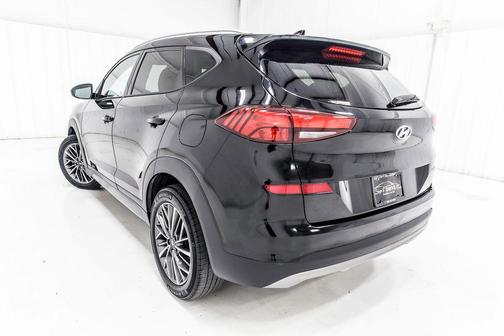 Black Noir Pearl 2019 Hyundai TUCSON SE