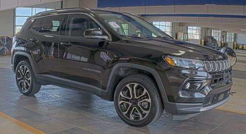 Diamond Black Crystal Pearlcoat 2022 Jeep Compass Limited