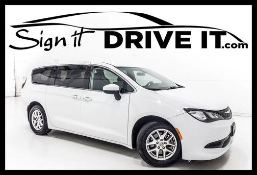 2022 Chrysler Voyager LX