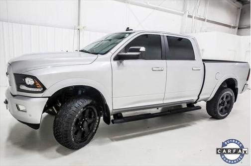 2017 RAM 2500 Laramie Crew Cab 4x4 6'4' Box