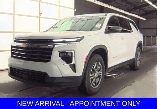 Summit White 2025 Chevrolet Traverse LT