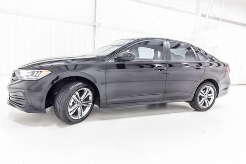 Deep Black Pearl 2023 Volkswagen Jetta 1.5T SE