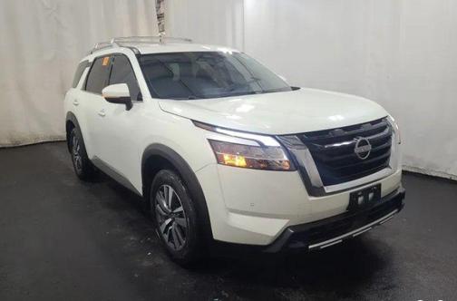 Pearl White Tricoat 2024 Nissan Pathfinder SL FWD