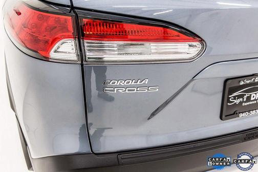 2024 Toyota Corolla Cross LE