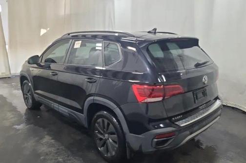 Deep Black Pearl 2022 Volkswagen Taos 1.5T S