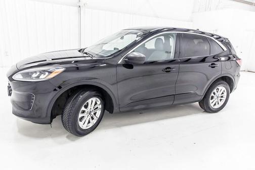 Agate Black Metallic 2022 Ford Escape SE