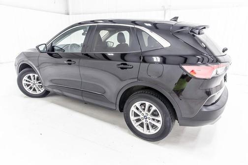 Agate Black Metallic 2022 Ford Escape SE