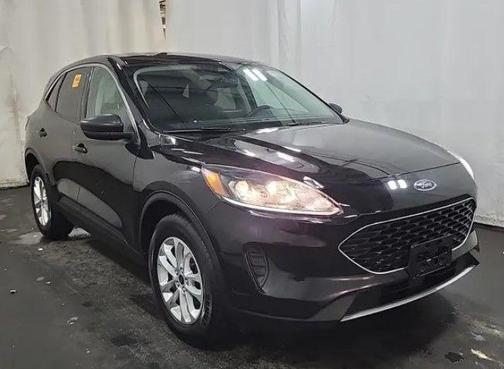 Agate Black Metallic 2022 Ford Escape SE