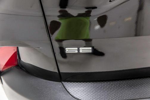 Agate Black Metallic 2022 Ford Escape SE