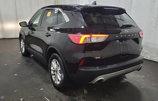 Agate Black Metallic 2022 Ford Escape SE