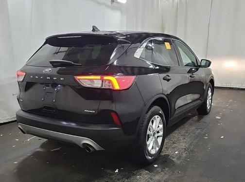 Agate Black Metallic 2022 Ford Escape SE