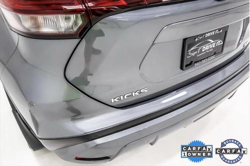 2022 Nissan Kicks SR