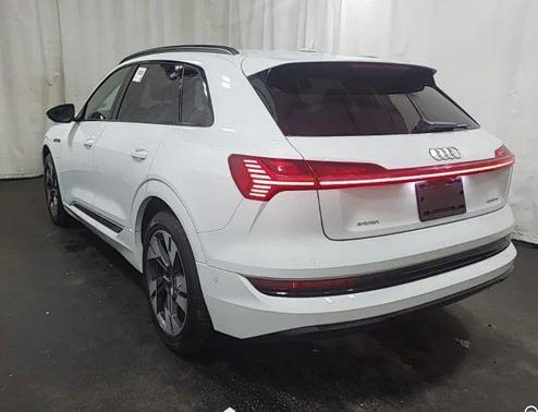 2021 Audi e-tron Premium