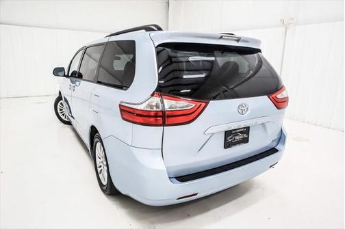 2016 Toyota Sienna XLE Premium