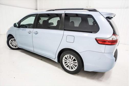 2016 Toyota Sienna XLE Premium