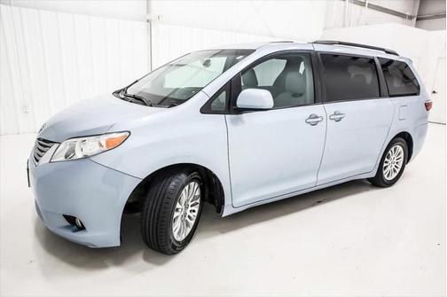 2016 Toyota Sienna XLE Premium