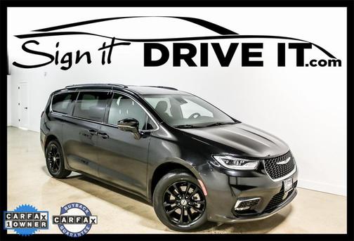 2022 Chrysler Pacifica Touring AWD