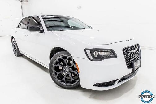2023 Chrysler 300 Touring