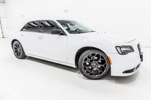 2023 Chrysler 300 Touring
