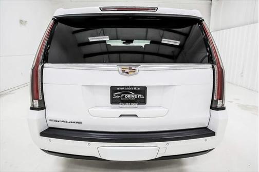 2017 Cadillac Escalade Luxury