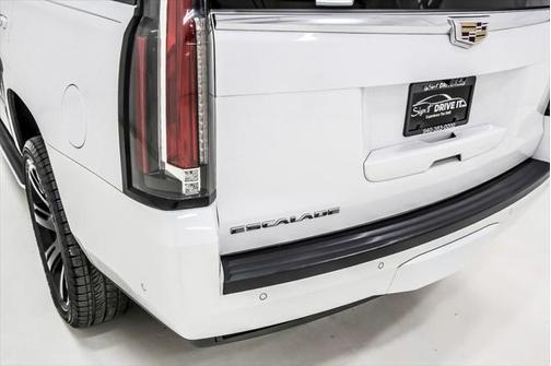 2017 Cadillac Escalade Luxury