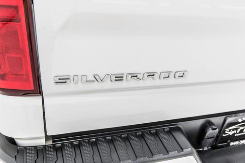Summit White 2021 Chevrolet Silverado 1500 Custom
