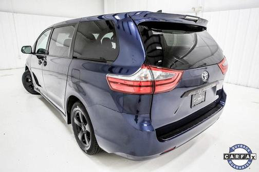 2020 Toyota Sienna SE