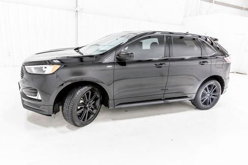 Agate Black Metallic 2022 Ford Edge ST Line